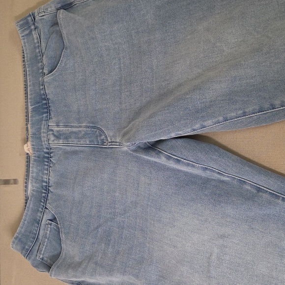 Soft Surroundings Women's Light Blue Straight Leg Jeans CROP SIZE 1X - Picture 2 of 6